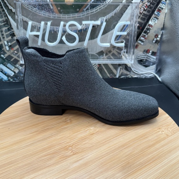 Vivaia Ryan Pro Square Toe Bootie Womens 6 36.5 EU Grey Water Repellant Ankle - Picture 7 of 13